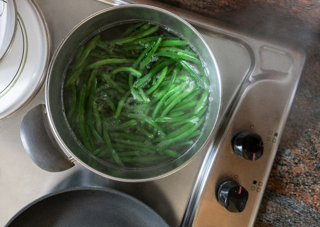boiling green beans