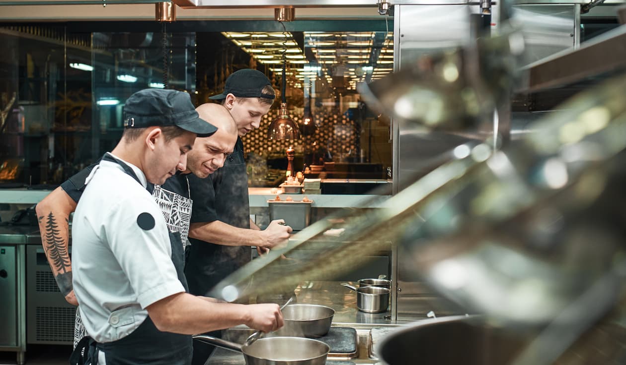 food safety practices in the kitchen