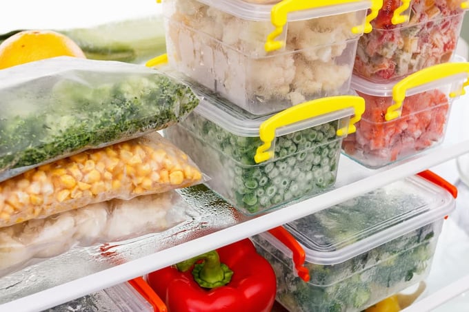 how to store food in a restaurant fridge